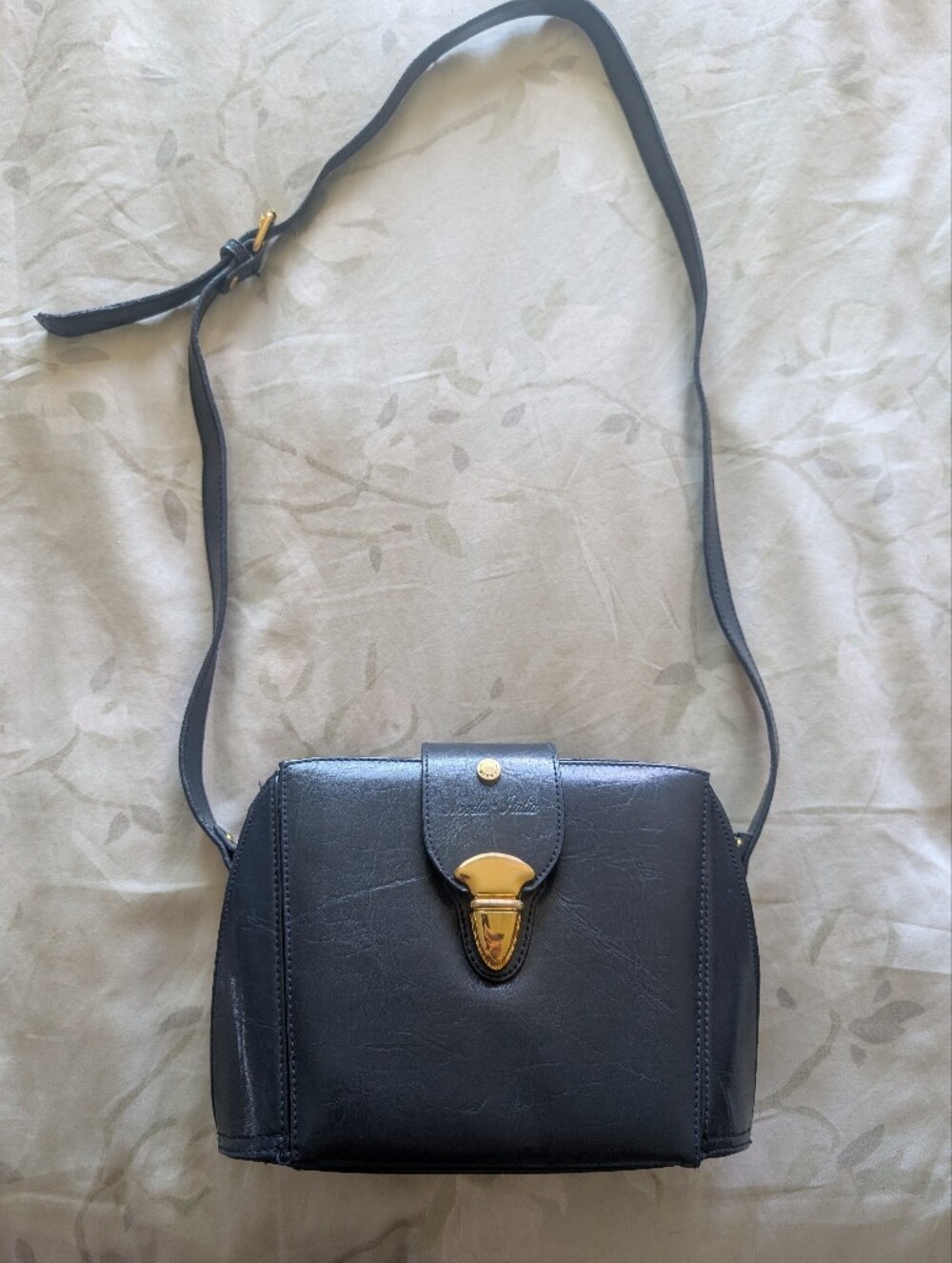 Navy vintage Casual Corner Crossbody Bag with Gold Clasp
